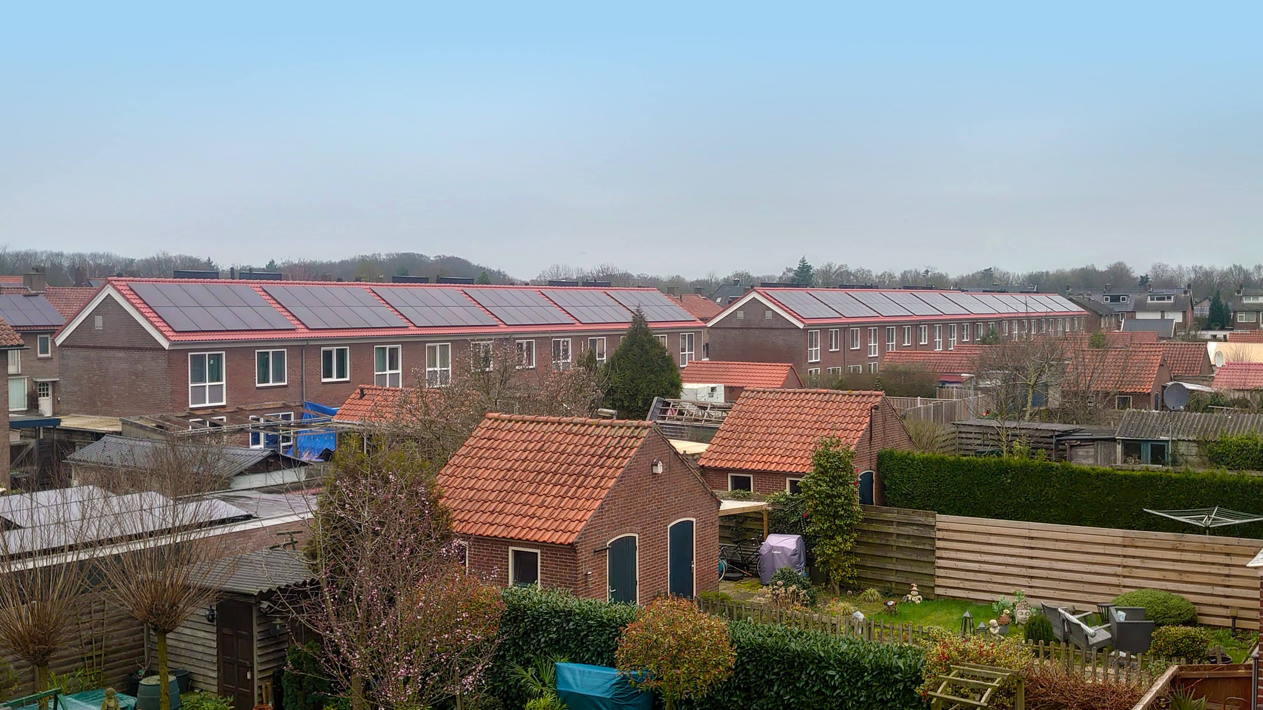 Zonnepanelen op dak van huis